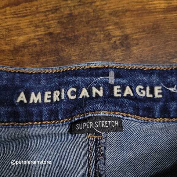 American Eagle Hi Rise Midi Shorts Size 6 Super Stretch Medium Dark Wash NWOT - Picture 3 of 11